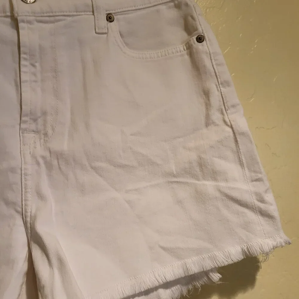 7 for all mankind  White Denim cut-offs with fringed hem Size 29 and Size 30 NWT - Picture 8 of 12